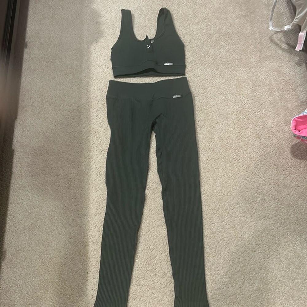 Bombshell sportswear leggings and top